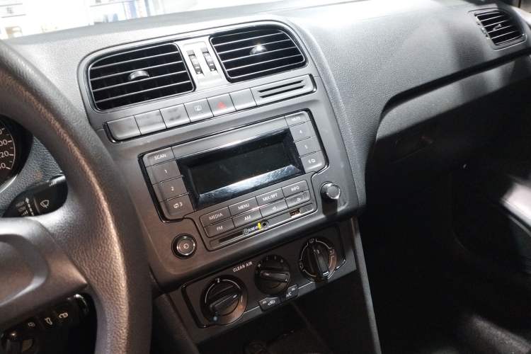 Used Volkswagen Polo 2016 1.4L Manual Fashion Model