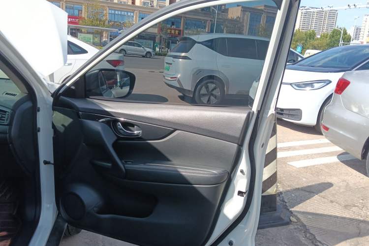 Used Nissan X-Trail 2017 2.5L CVT Luxury Edition 4WD
