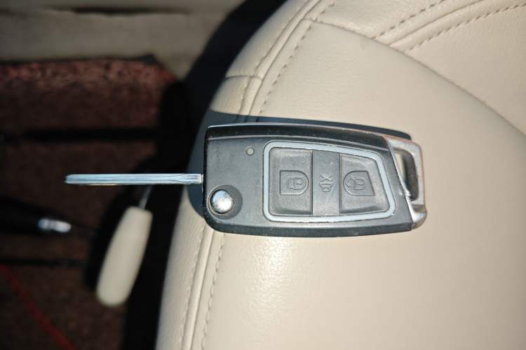 Used Baojun 630 2014 1.5L manual standard version
