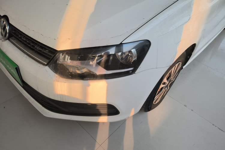 Used Volkswagen Polo 2014 1.4L Manual Fashion Edition
