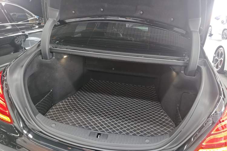 Used Mercedes-Benz S-Class 2016 S 320 L Business Model
