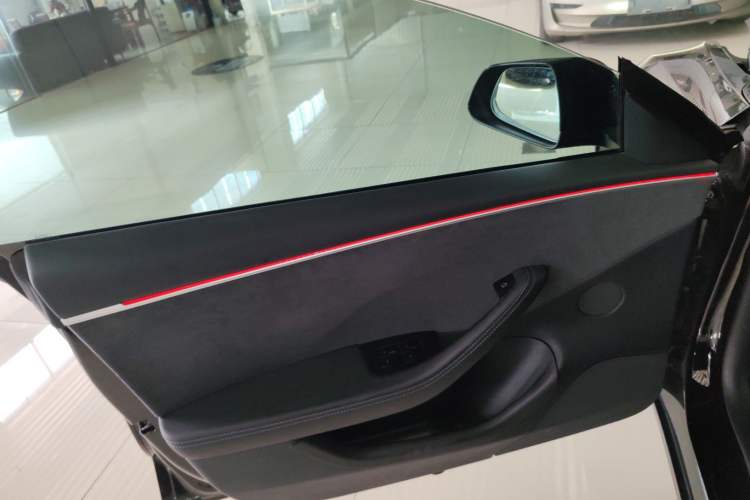 Used Tesla Model 3 2023 Long-Range All-Wheel-Drive Version
