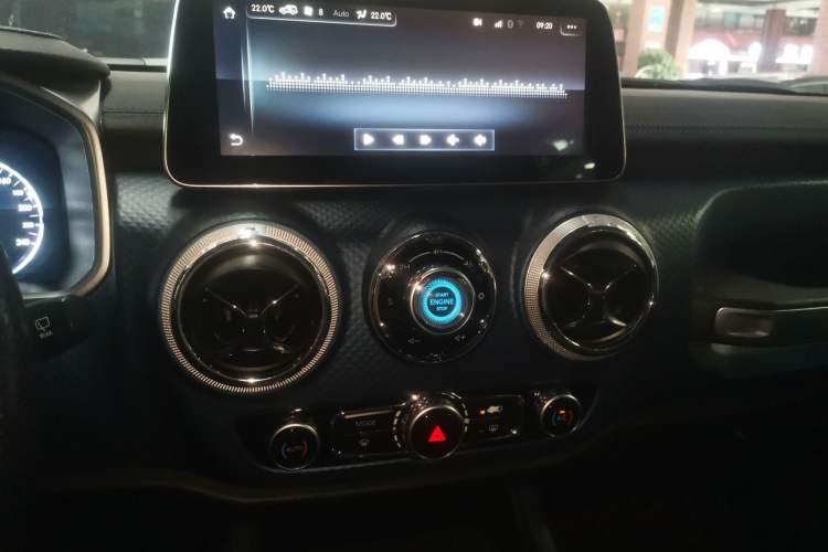 Used Beijing Auto BJ40 2019 2.3T Automatic Four-Wheel Drive Urban Hunter Edition Premium Model China VI Emission Standard
