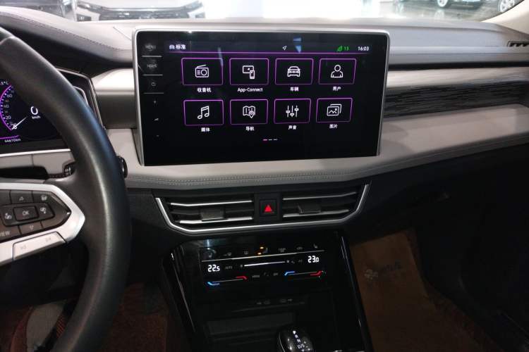 Used Volkswagen Tayron 2023 330TSI Two-Wheel-Drive R-Line High-Energy Version
