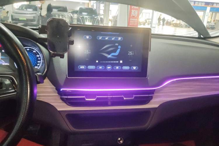 Used Hongqi E-QM5 2023 620km PLUS
