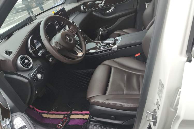 Used Mercedes-Benz GLC 2019 Facelift GLC 260 L 4MATIC Luxury Model
