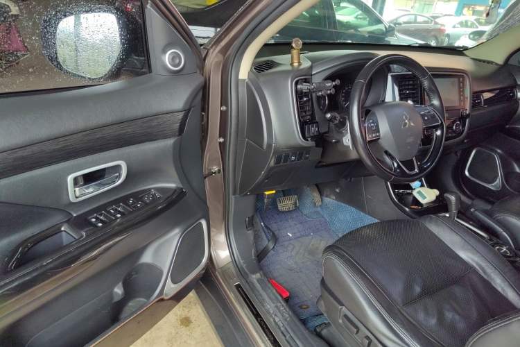 Used Mitsubishi Outlander 2016 2.4L 4x4 Elite Edition 5 Seats