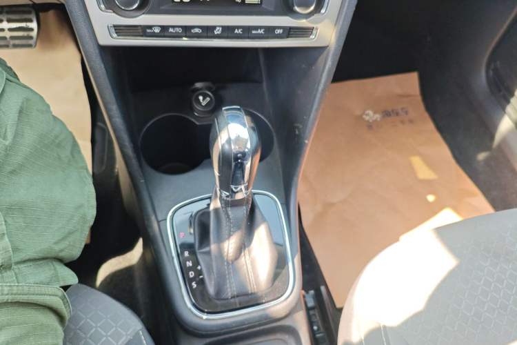 Used Volkswagen Polo 2018 1.5L Cross Polo Automatic
