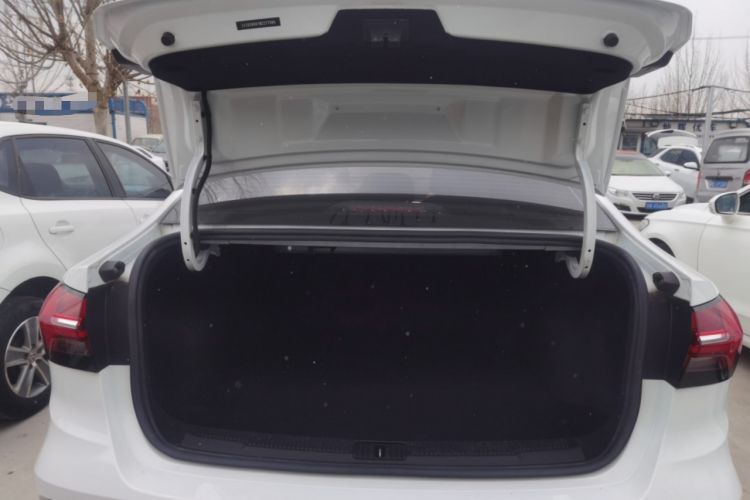 Used Roewe i5 2021 1.5L CVT Diamond Edition
