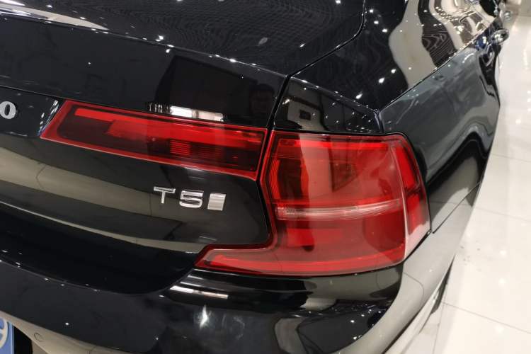 Used Volvo S90 2020 Facelifted T5 Zhiyi Luxury Edition
