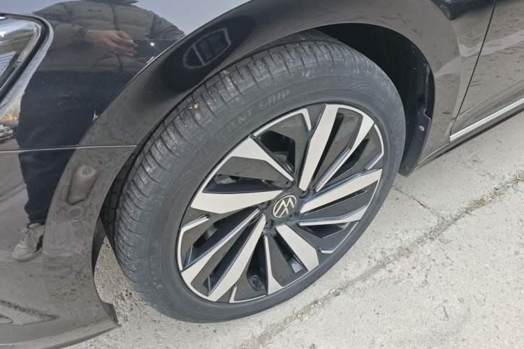 Used Volkswagen Passat 2023 Revised 380TSI Luxury Edition