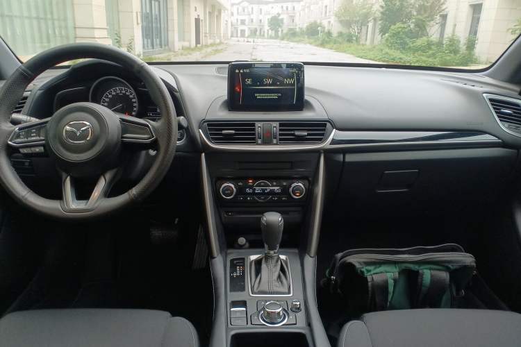 Used Mazda CX-4 2018 2.0L Automatic Two-Wheel Drive Blue Sky Exploration Version China V Standard
