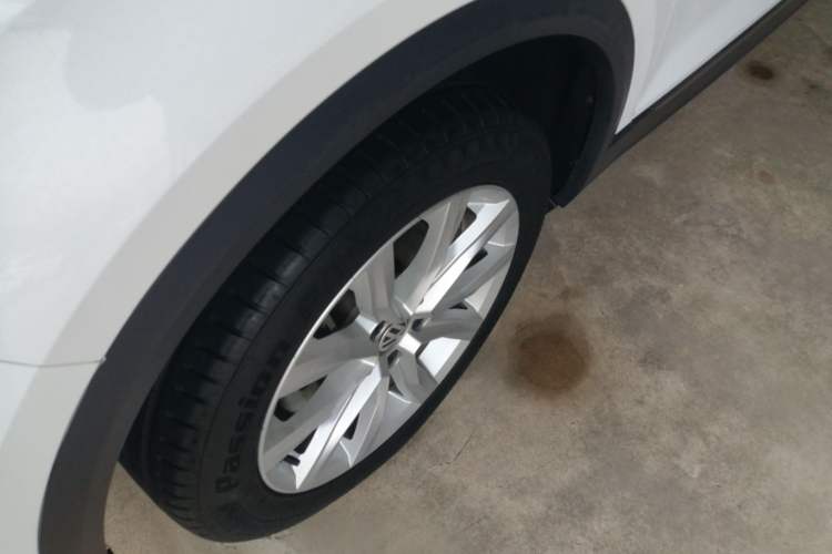 Used Volkswagen T-ROC 2018 230TSI DSG Two-Wheel Drive Advanced Version China V Standard
