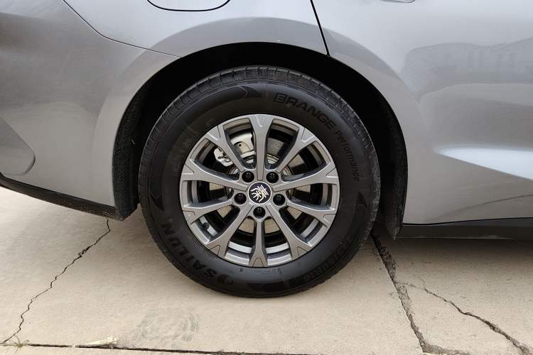 Used BYD Qin L 2024 DM-i 80KM Leading Model
