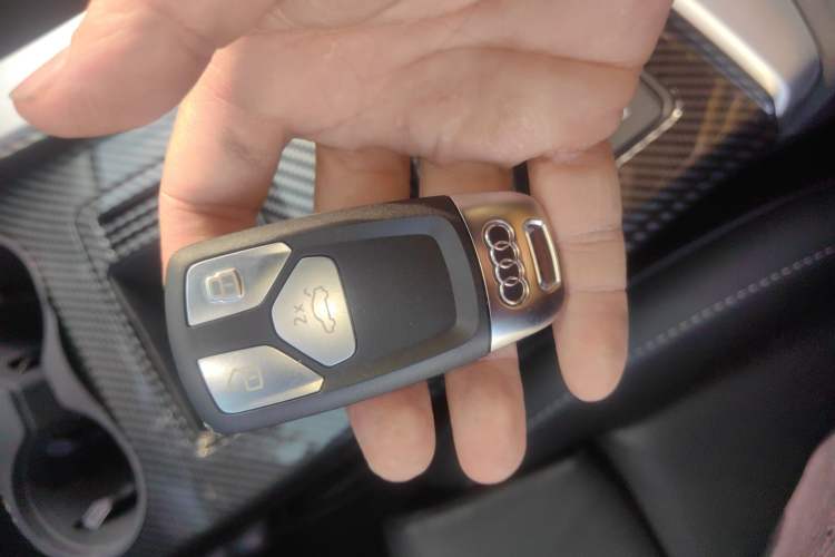 Used Audi A4L 2022 40 TFSI Luxury Dynamic Model
