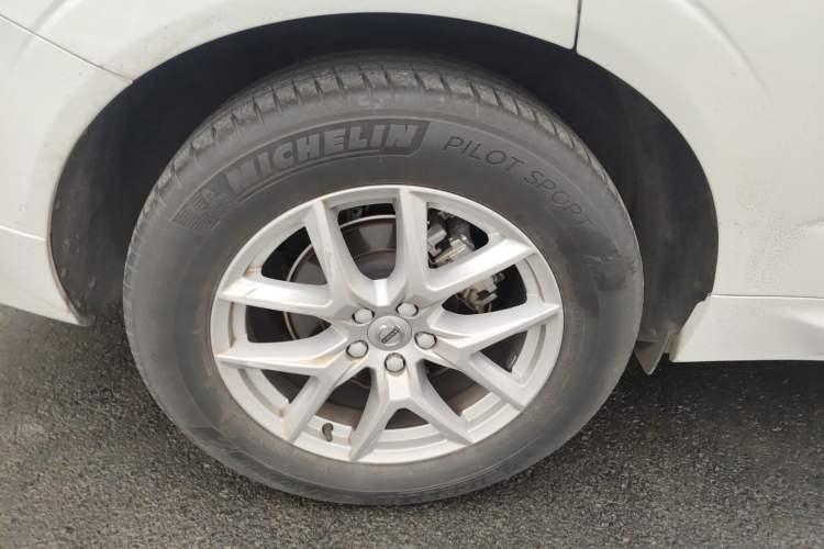 Used Volvo XC60 2019 T5 4x4 Smart Edition China VI Standard