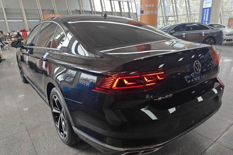 Used Volkswagen Magotan 2025 Zhongxiang Version 330TSI DSG Luxury Edition
