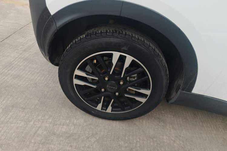 Used Chery Little Ant 2022 Sweet Pink Edition Half-Sugar Version Lithium Iron Phosphate 29.2 kWh 30 kW 301 km
