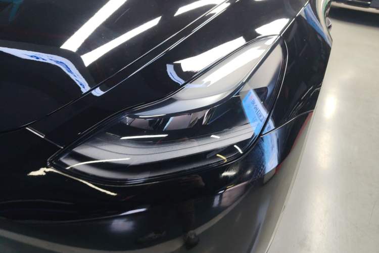 Used Tesla Model Y 2022 Long-Range All-Wheel-Drive Version