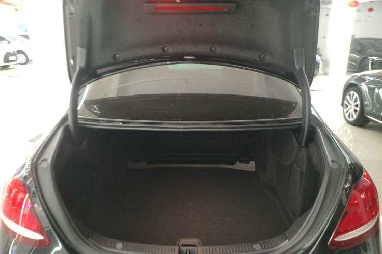 Used Mercedes-Benz E-Class 2019 Restyled E 300 L Sporty and Stylish Edition
