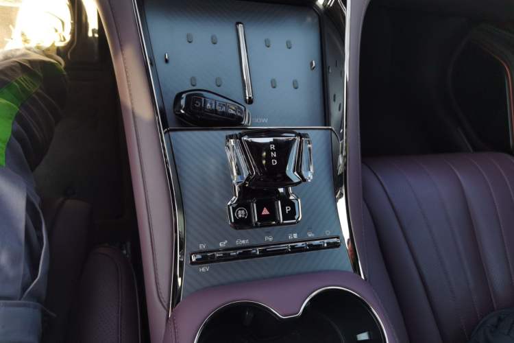 Used Denza Z9GT 2024 1100 Four-Wheel Drive Ultra Version
