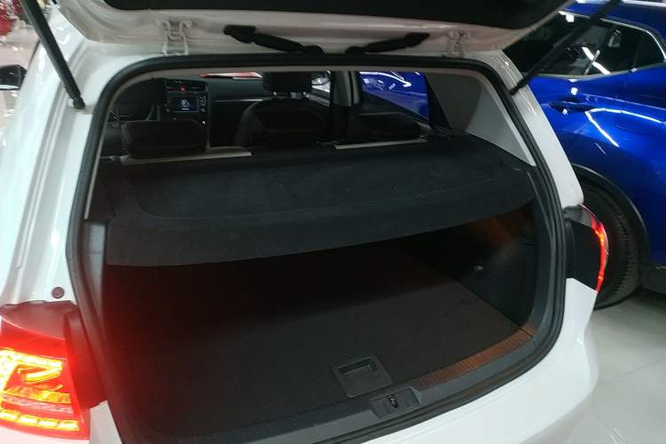 Used Volkswagen Golf 2017 230TSI Automatic Luxury Million-Vehicle Commemorative Edition
