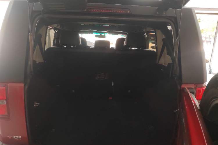 Used  BJ40 2018 40L 2.0T Manual Diesel Four-Wheel Drive Prestige Edition
