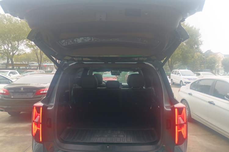 Used GAC Trumpchi GS8 2022 Linghang Series 2.0 TGDI Two-Wheel-Drive Luxury Smart Connectivity Version (7 Seats)
