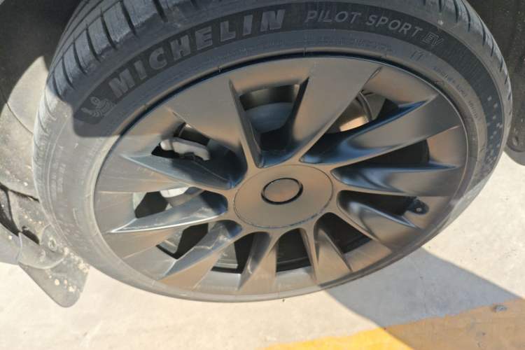 Used Tesla Model Y 2022 Revised Version Long-Range All-Wheel Drive