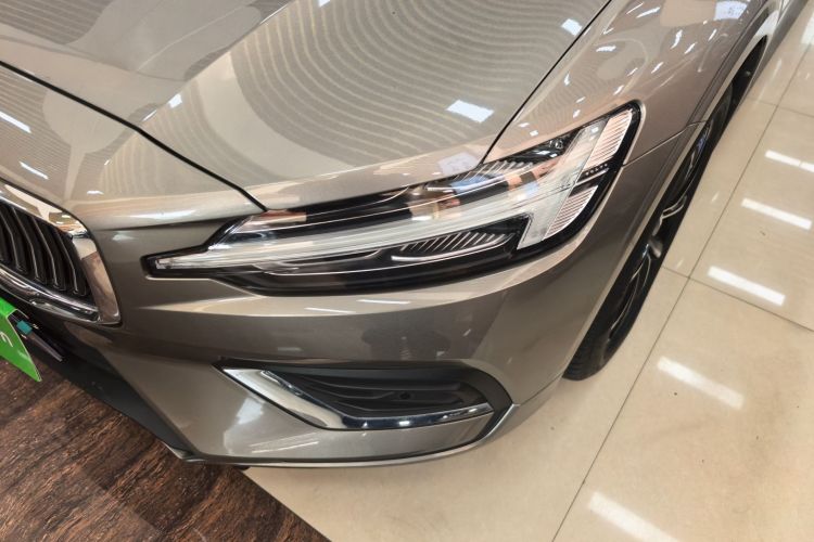 Used Volvo S60 2022 B4 Zhiyi Luxury Edition
