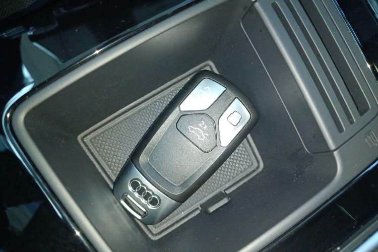 Used Audi A4L 2023 40 TFSI Bang & Olufsen Starry Night Edition