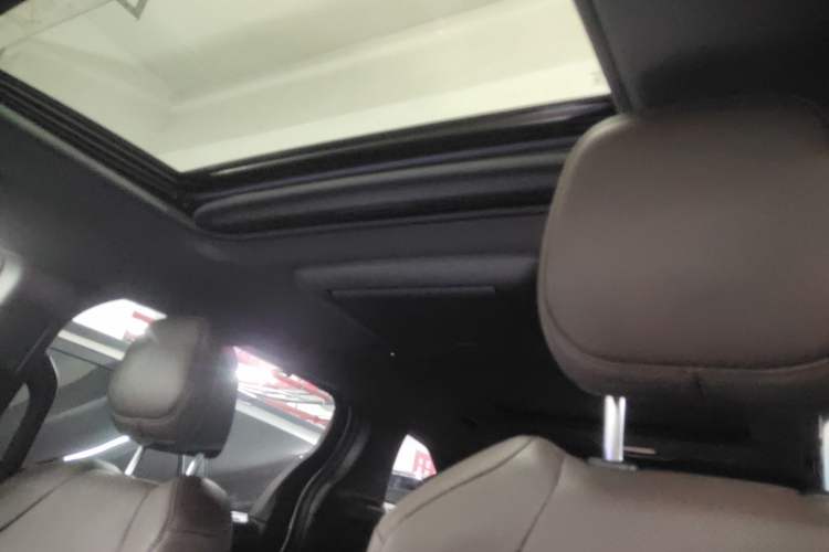 Used Toyota Sienna 2023 2.5L Hybrid Platinum Edition