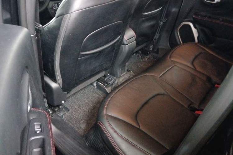 Used  Renegade 2018 Connected Large Screen Version 180T Automatic High-Energy Edition
