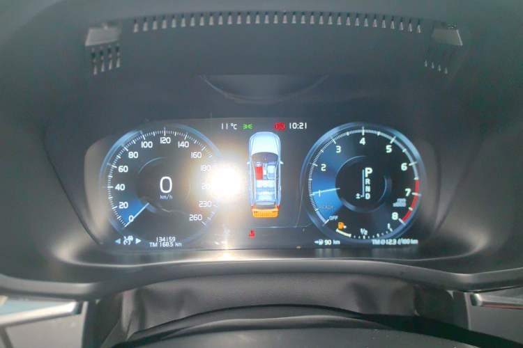 Used Volvo XC60 2018 T5 4x4 Smart & Sporty Edition
