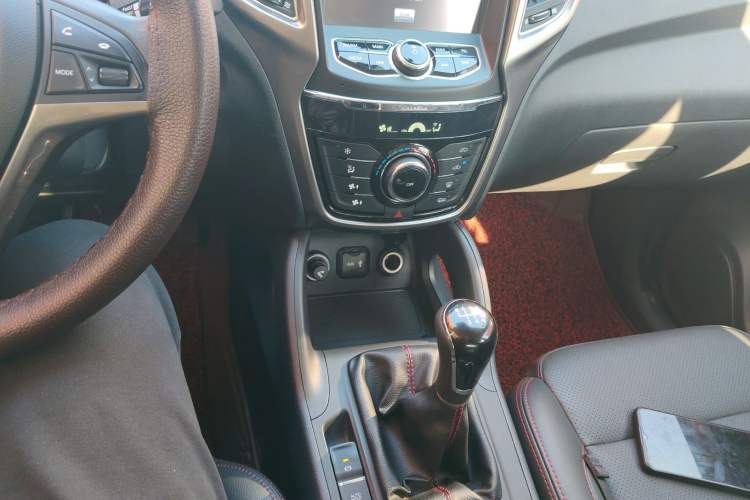 Used Changan CS75 2014 2.0L Manual Leading Version China IV Standard