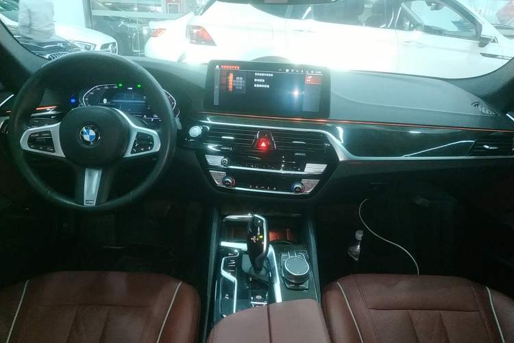 Used BMW 5 Series 2022 Restyled 525Li M Sport Package
