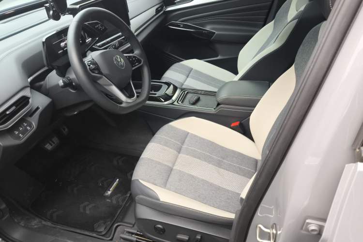 Used Volkswagen ID.4 CROZZ 2022 Long-Range PURE+ Edition
