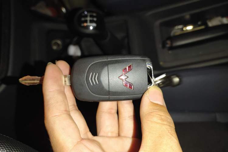 Used Wuling Zhengtu 2021 1.5L Entry-Level LAR
