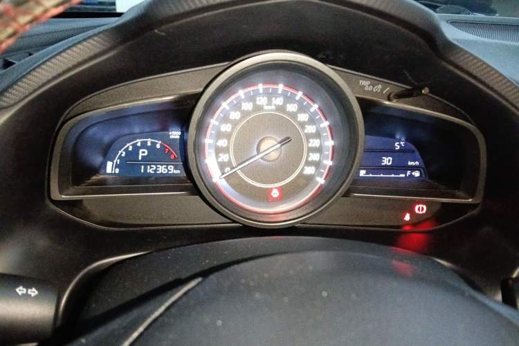 Used Mazda Mazda 3 Axela 2016 Sedan 1.5L Automatic Luxury Model