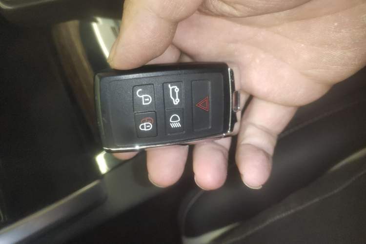 Used Land Rover Discovery Sport 2020 249 PS R-Dynamic Performance Edition