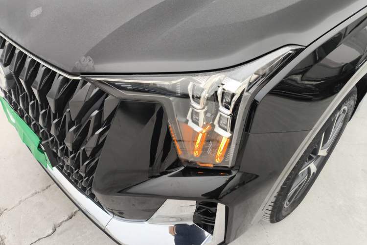 Used GAC Trumpchi ES9 2024 PHEV with 143 km Max