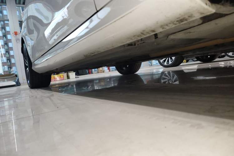 Used Mercedes-Benz E-Class 2017 Facelift E 200 Sport 4MATIC
