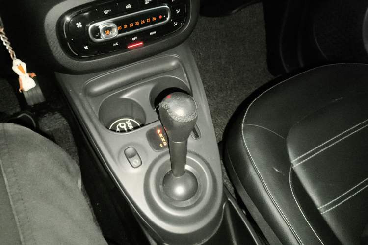 Used  fortwo 2018 0.9T 66kW Hardtop Pioneer Edition China V Emission Standard