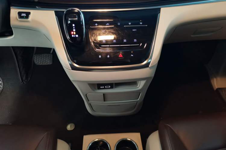 Used Buick GL8 2021 Land Cruiser Executive Class 652T Comfort Model