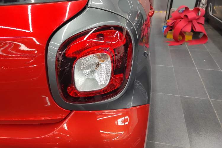 Used  forfour 2016 1.0L 52 kW Passion Edition
