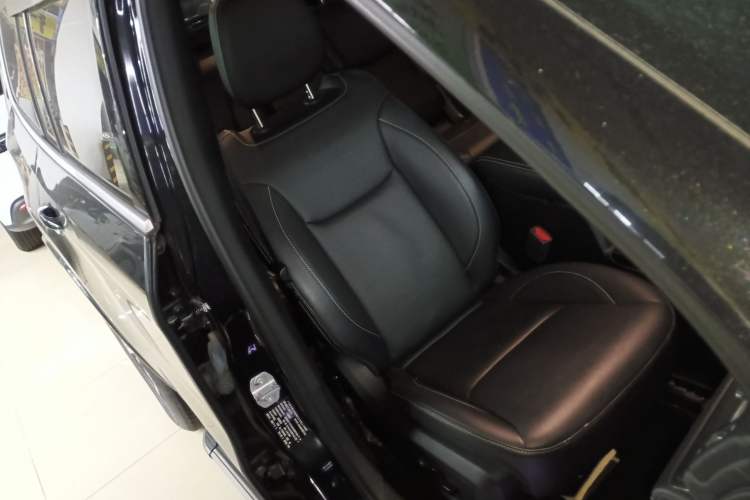 Used  Grand Commander PHEV 2020 2.0T Plug-in Hybrid Leading Edition
