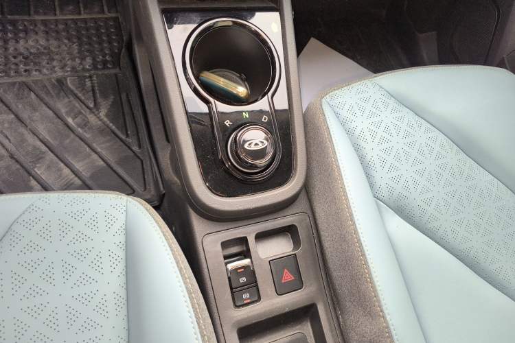 Used Chery Little Ant 2022 Revised Version Sweet Pink Edition Half-Sugar Version Lithium Iron Phosphate 30.7 kWh 30 kW 301 km
