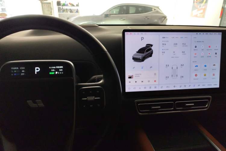 Used Li Auto L8 2023 Pro Model
