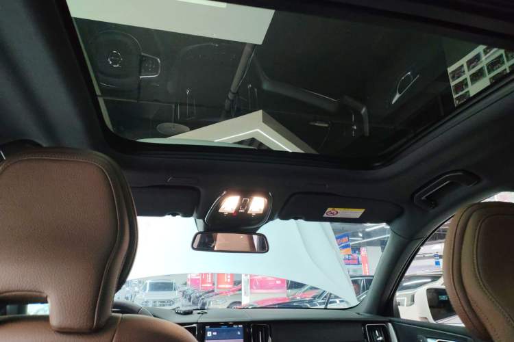 Used Volvo XC60 2025 B5 4x4 Smart Luxury Edition
