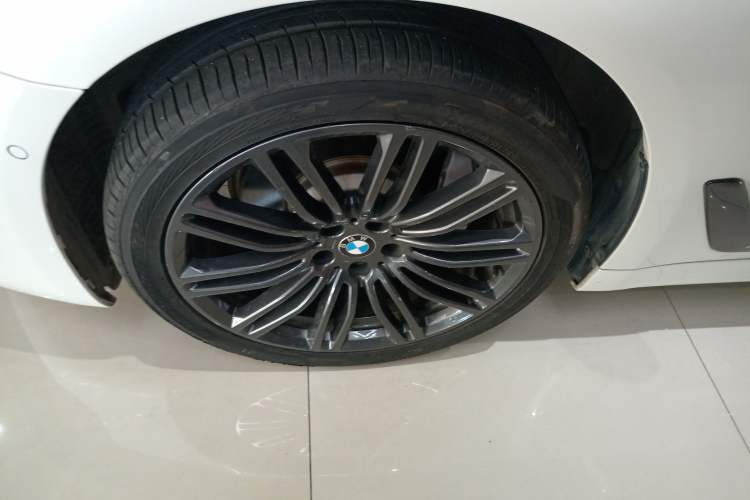 Used BMW 5 Series 2018 Restyled 530Li Leading Edition M Sport Package
